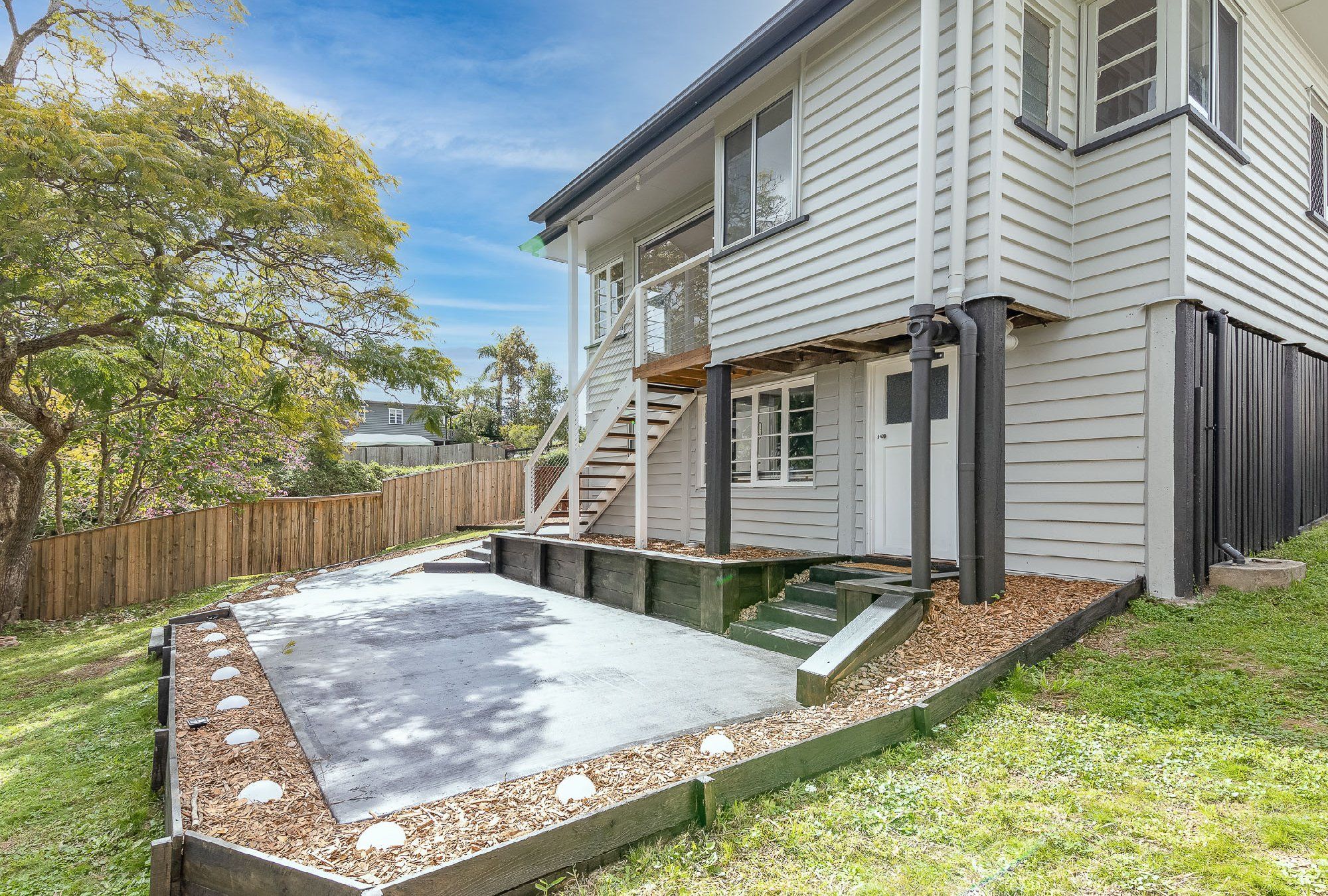 Central Location, NO FLOODING, established trees, 30-second walk to horse agistment